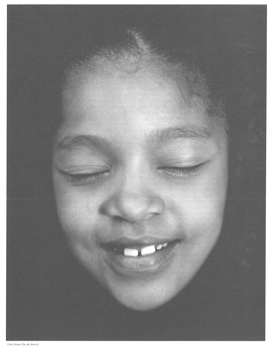 Groot Toneel - Teksten over Jeugdtheater Groot Toneel - Teksten over Jeugdtheater - Els van Steenberghe